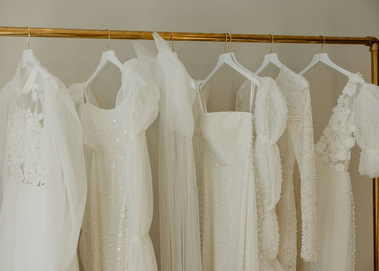 9 Long-Sleeved Wedding Gowns We’re Longing to See this Winter