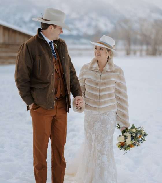 Wintry Elopement with a Darling Picnic Celebration