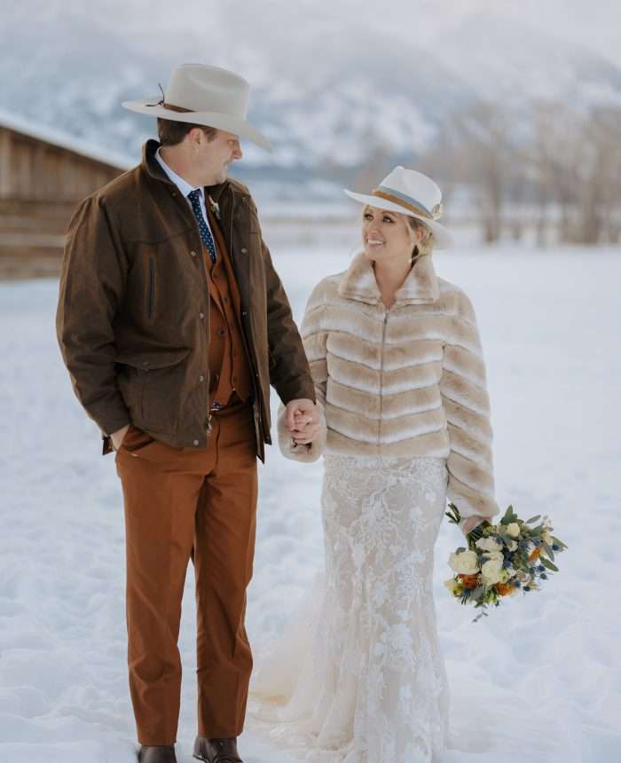 Wintry Elopement with a Darling Picnic Celebration