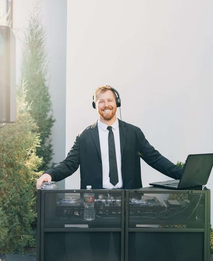 Creating a Seamless Wedding Timeline With Your DJ (Plus a Sample Timeline)