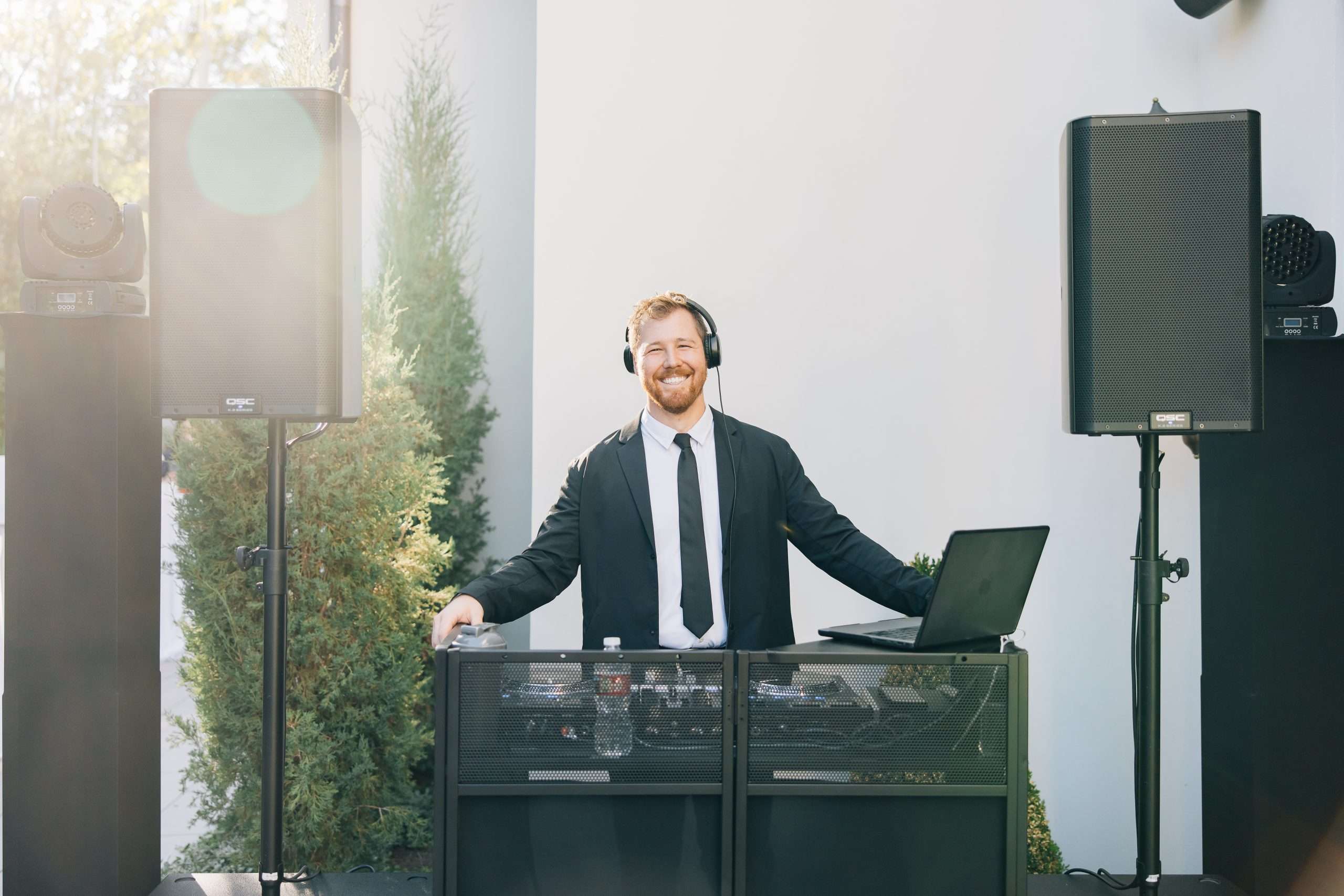 Creating a Seamless Wedding Timeline with Your DJ