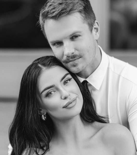 Downtown Chic Engagement Photos in Vancouver