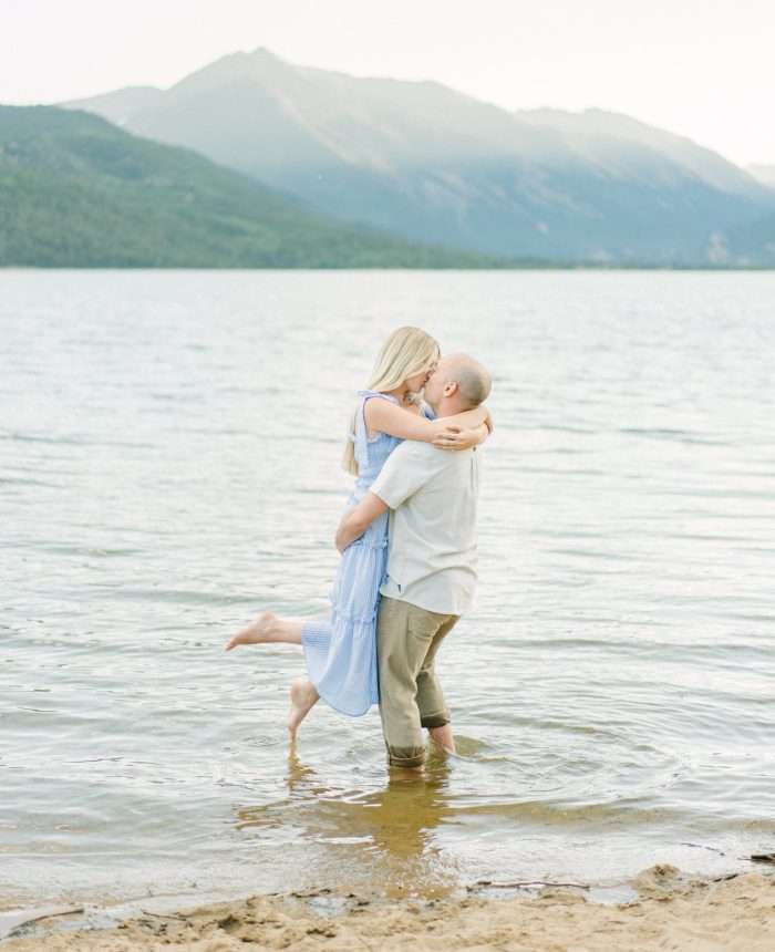 An Upscale Summer Picnic Engagement Session