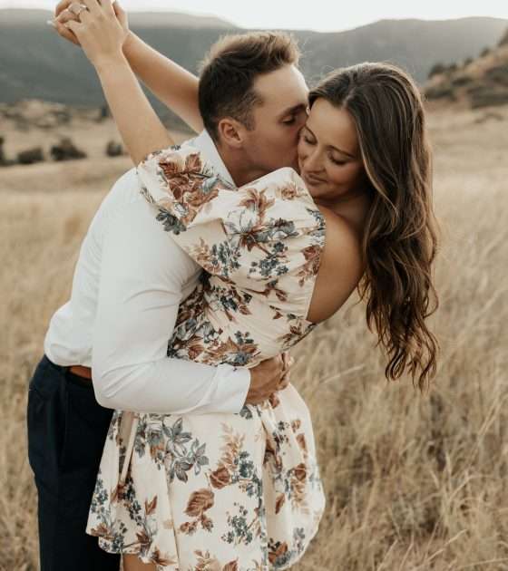 Casual and Cute Colorado Engagement Session