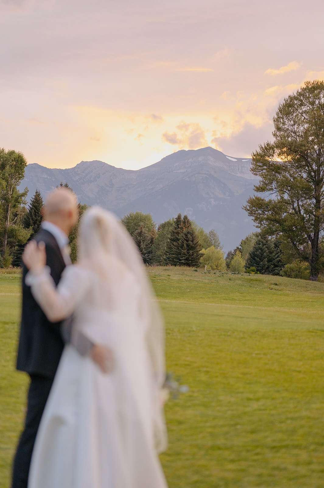 wyoming wedding + rocky mountain bride2