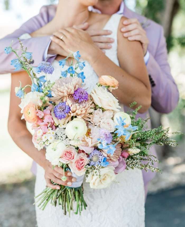 Colorful I Dos at an Idaho Historic Estate Venue