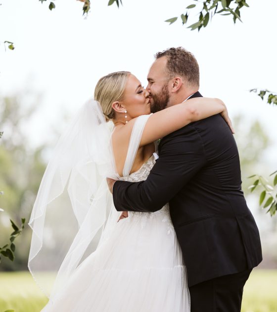 Idaho Wedding Blooming with Springtime Hues