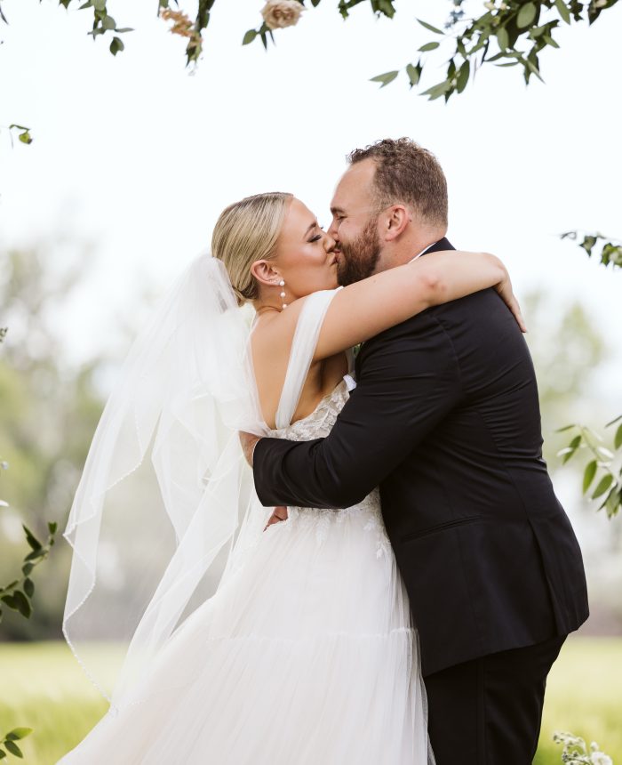 Idaho Wedding Blooming with Springtime Hues