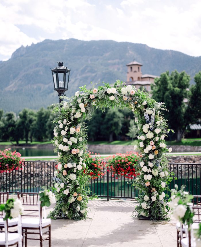 A Classic and Charming Wedding at The Broadmoor
