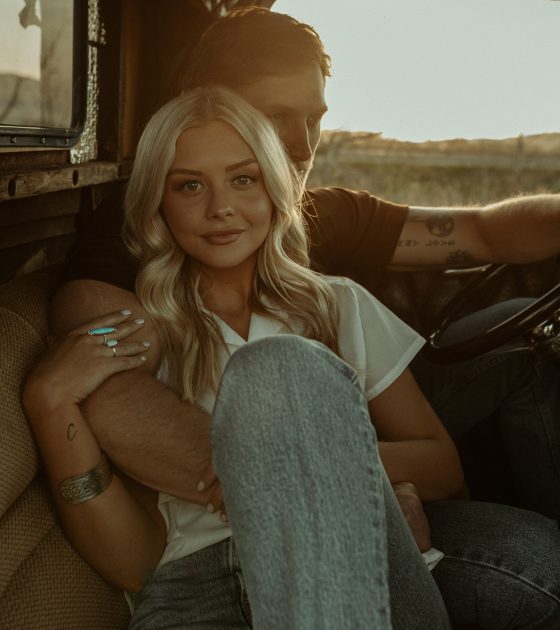 Delightful Golden Hour Montana Couples Session