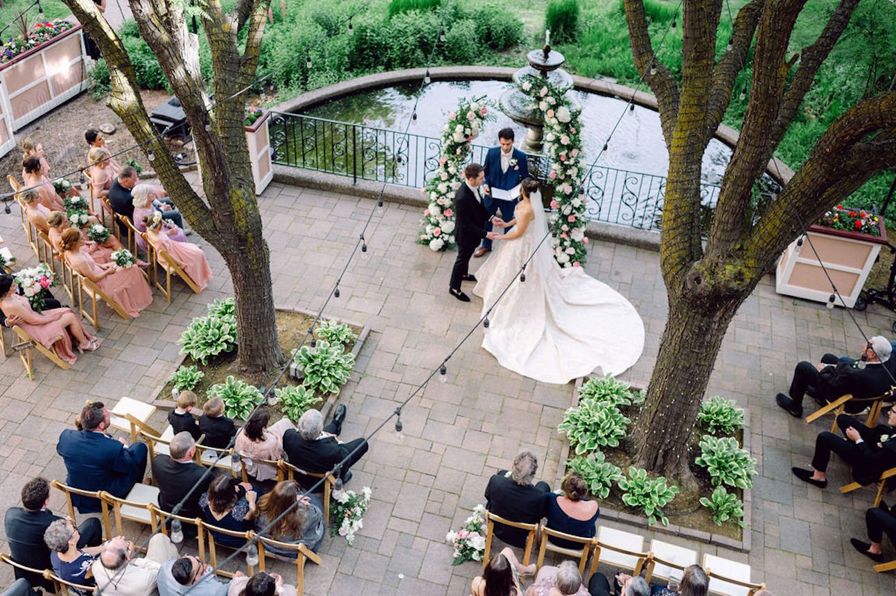 Timeless Colorado Elegance: Plan a Historic Wedding at Hotel Colorado in Glenwood Springs