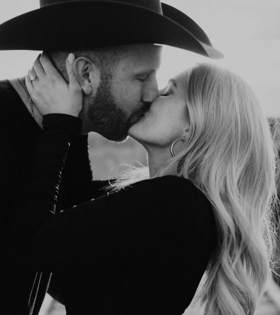 Effortlessly Romantic Utah Engagement Session