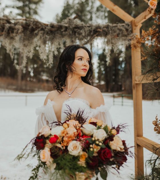 Wintry Wedding Inspo Filled with Rustic and Frosty Elegance