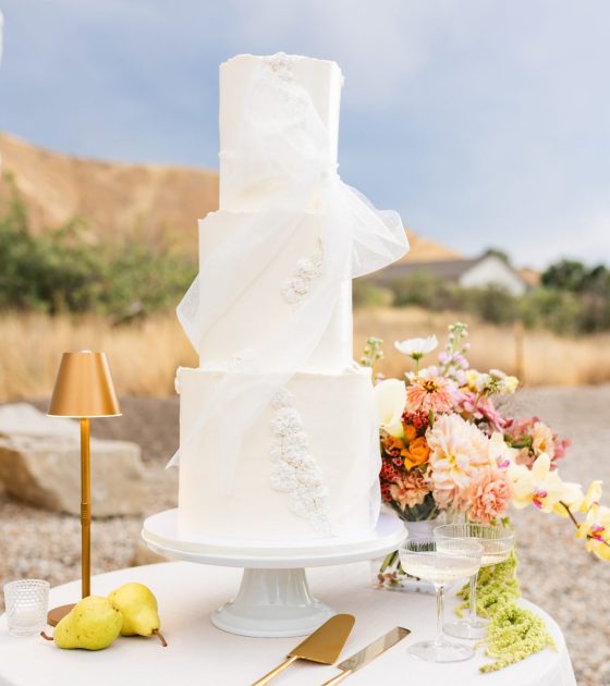 Idaho Wedding Inspiration with Eye-Catching Vibrant Florals