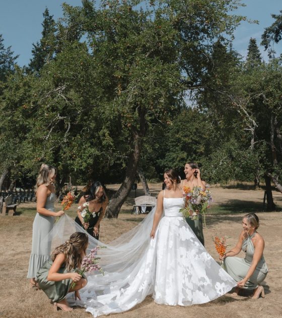Pretty and Romantic Summertime Vancouver Wedding