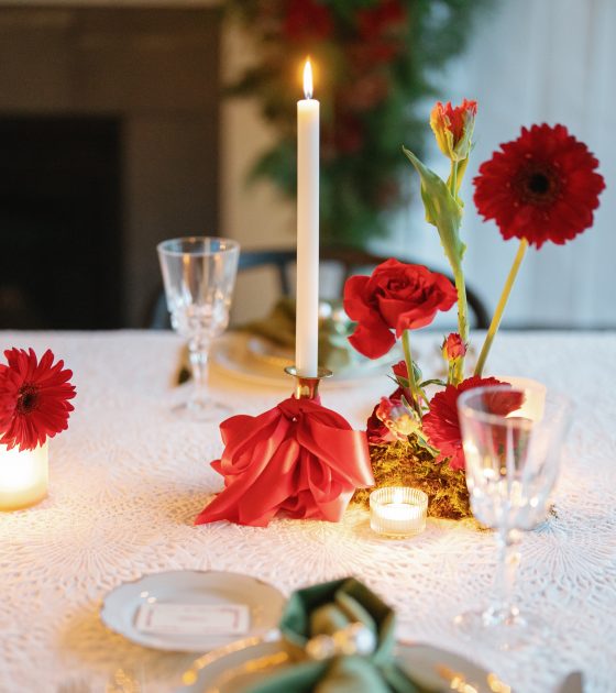 Refined Holiday Wedding Inspiration with Festive Vibes