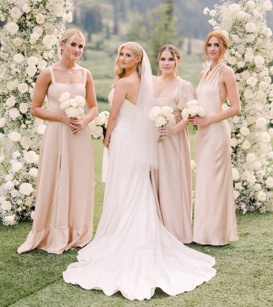 A White Floral Dream Wedding at Snowpine Lodge