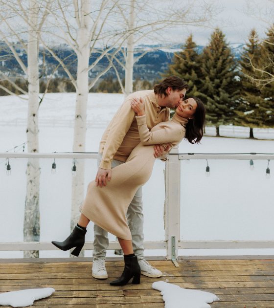 Jackson Winter Charm Engagement Session