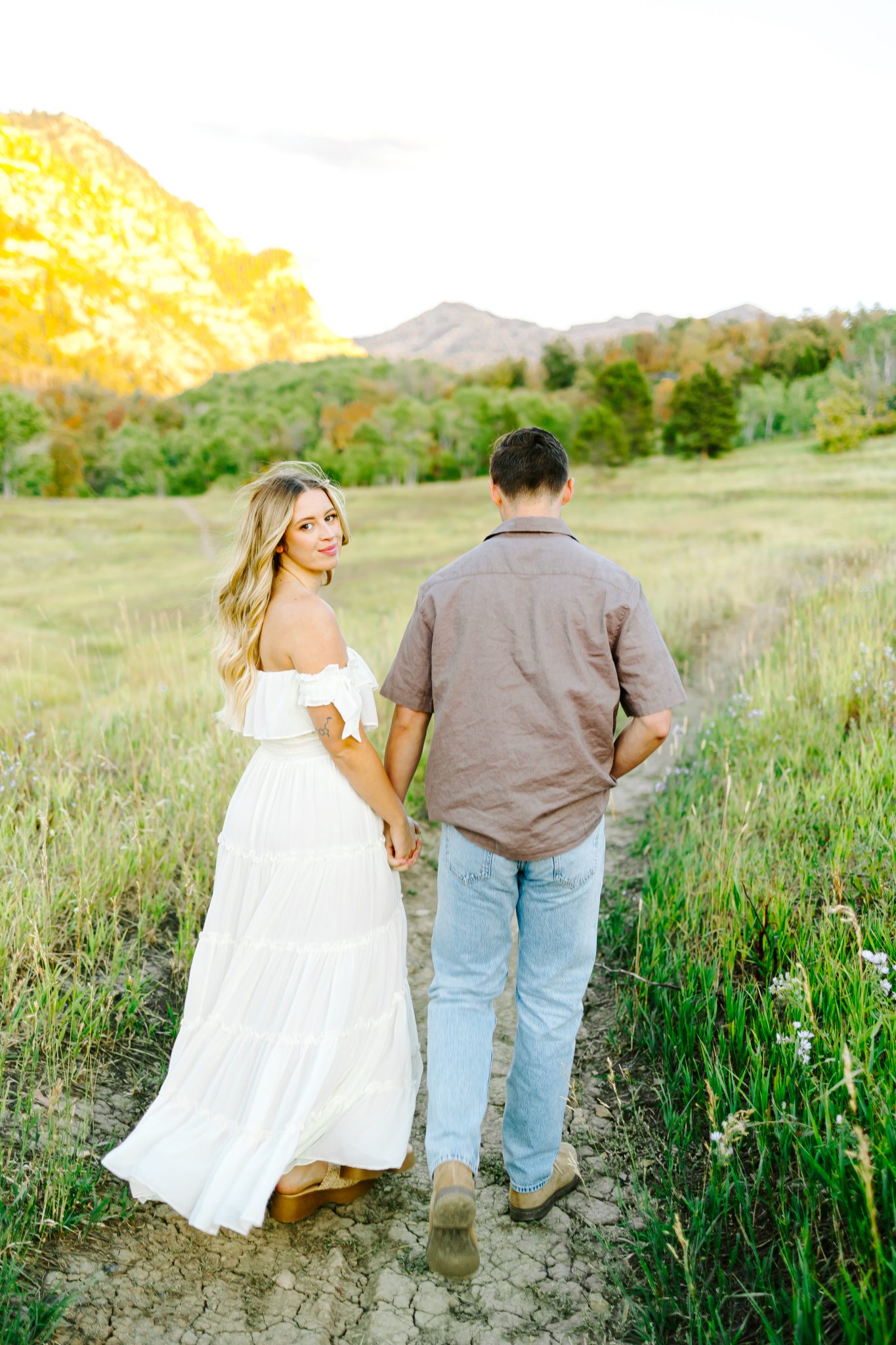 flowy dress for engagement photos Photo Dresses & Outfits Sunlit Utah Meadow Engagements |
