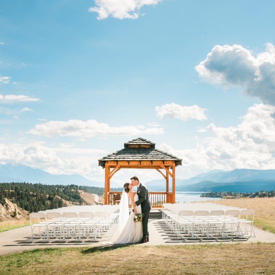 The Ultimate Guide to Columbia Valley Weddings: A Breathtaking Destination for Your Wedding Weekend