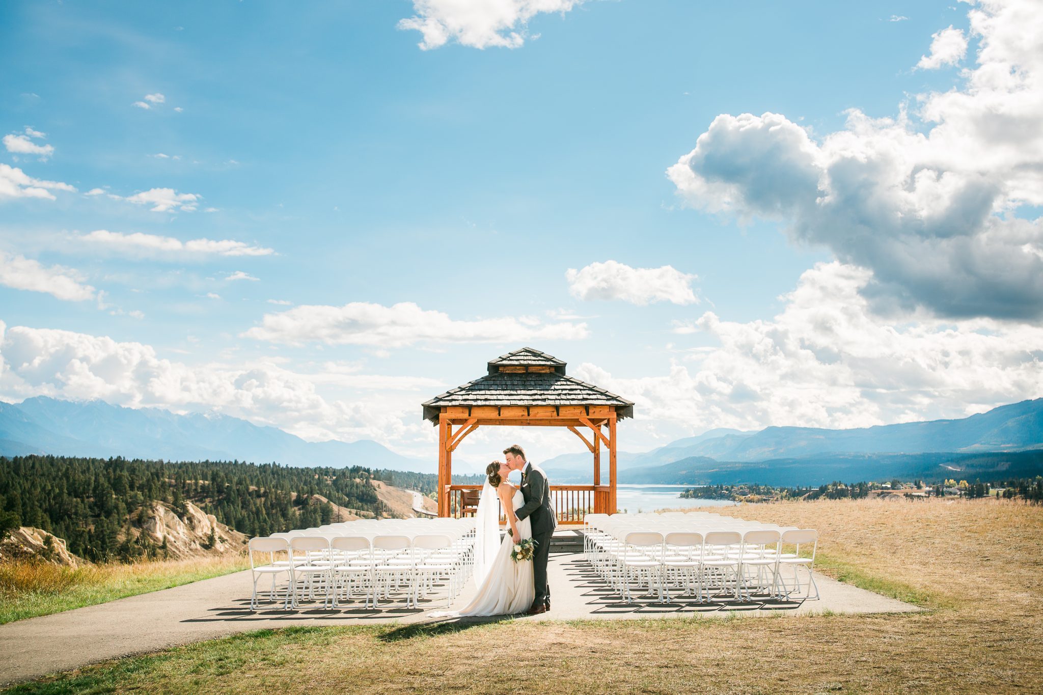 The Ultimate Guide to Columbia Valley Weddings: A Breathtaking Destination for Your Wedding Weekend