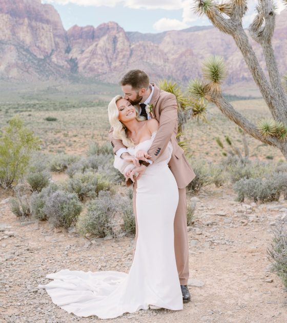 Effortlessly Chic Vegas Elopement
