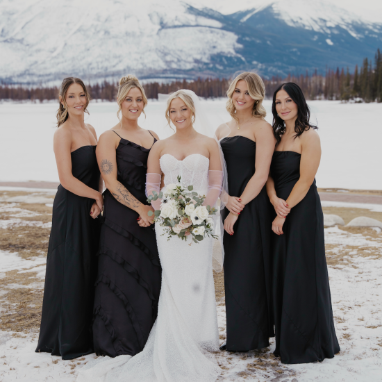 Composed and Intimate Winter Wedding in Jasper