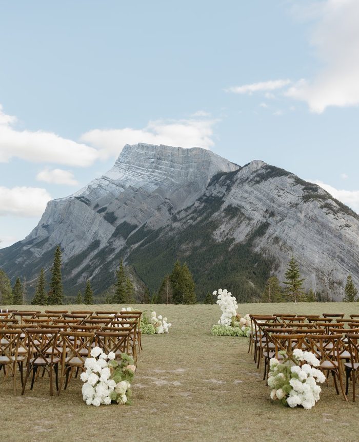 Minimalist Alberta Wedding with a Sophisticated Edge