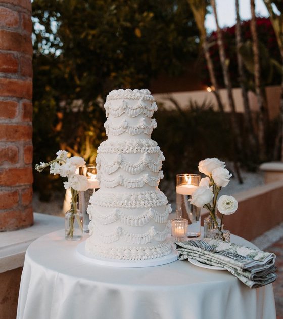 Phoenix Resort Wedding Filled with Soft Green Tones