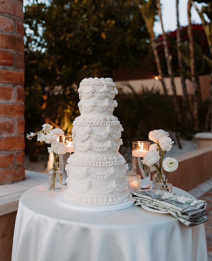 Phoenix Resort Wedding Filled with Soft Green Tones