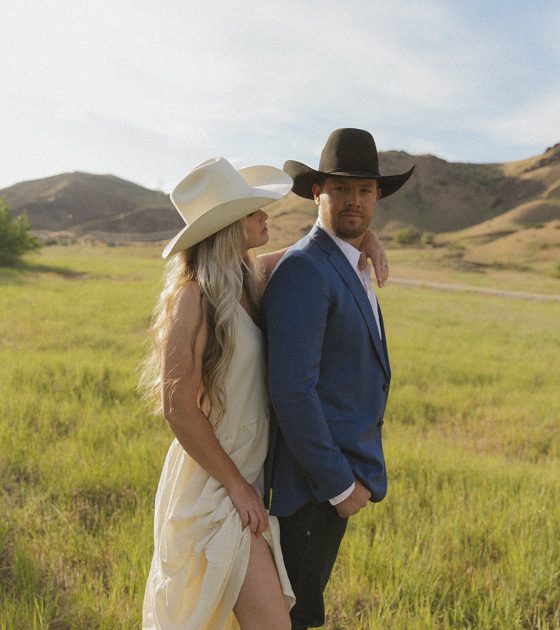 Cowboy Chic Engagements in the Rolling Hills of Idaho