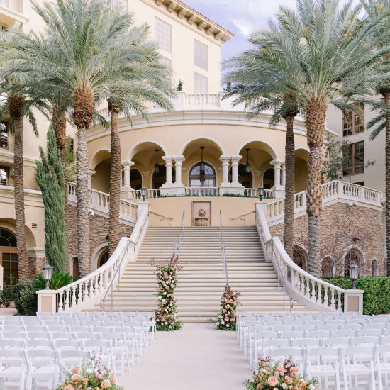 Nevada Wedding Full of Radiance and Beauty